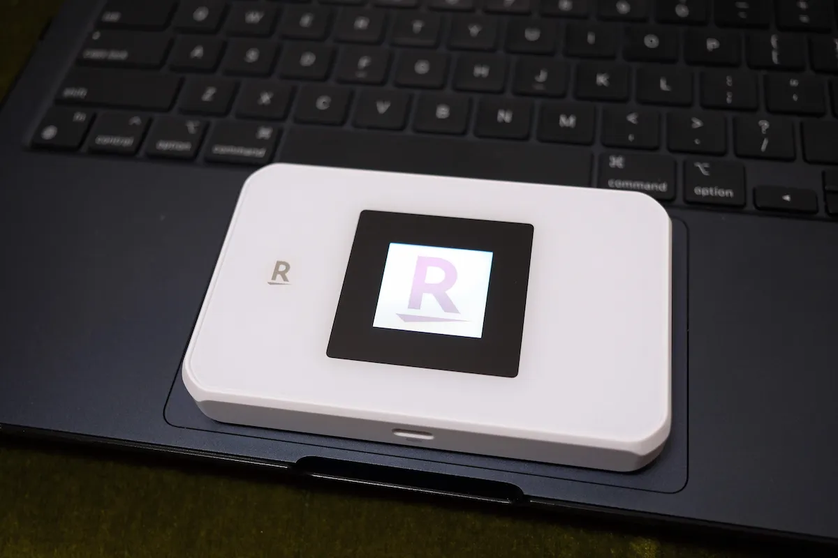 Rakuten WiFi Pocket 5G 起動画面